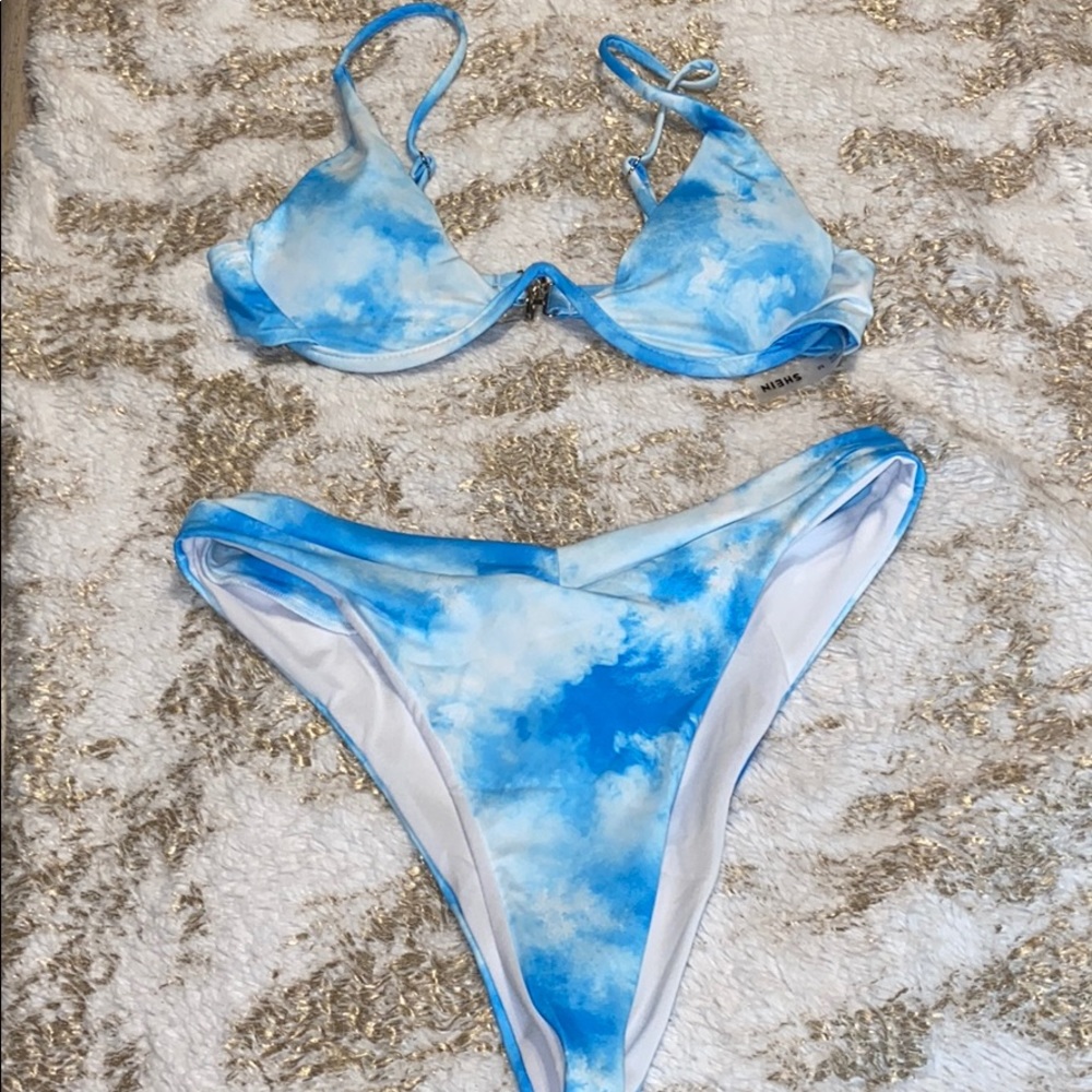 Trendy tie dye bikini